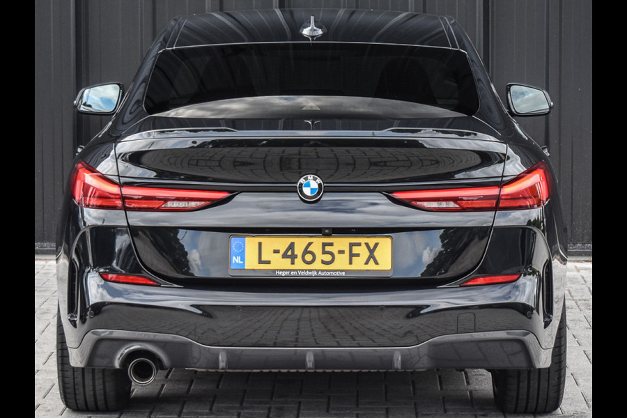 BMW 2 Serie Gran Coupé 218i M-SPORT | M-STOELEN | HARMAN KARDON AUDIO | ACHTERUITRIJ CAMERA | 18 INCH | NL AUTO | STOELVERWARMING