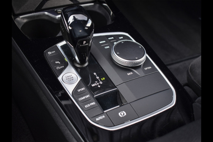 BMW 2 Serie Gran Coupé 218i M-SPORT | M-STOELEN | HARMAN KARDON AUDIO | ACHTERUITRIJ CAMERA | 18 INCH | NL AUTO | STOELVERWARMING