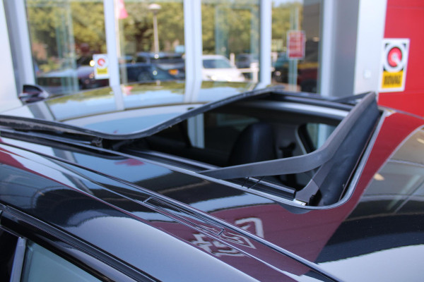 BMW 1-serie 118i 140PK AUTOMAAT EXECUTIVE EDITION | PANORAMISCH SCHUIF/KANTELKDAK | AFNEEMBARE TREKHAAK | DRAADLOZE TELEFOONLADER | DRAADLOZE APPLE CARPLAY/ANDROID AUTO | NAVIGATIE | ACHTERUITRIJ CAMERA | PARKEERSENSOREN VOOR EN ACHTER | CRUISE CONTROL | FULL LED KOPLAMPEN | CLIMATE CONTROL | ALL SEASON BANDEN | 17" LICHTMETALEN VELGEN |