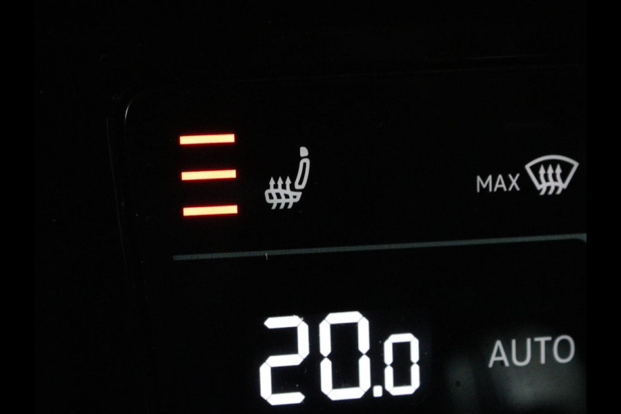 Volkswagen Passat 1.4 TSI PHEV GTE | Adaptive cruise | Trekhaak wegklapbaar | Stoelverwarming |  Navigatie | Full LED