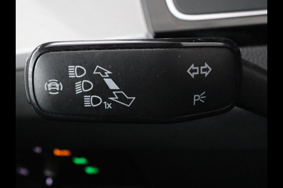 Volkswagen Passat 1.4 TSI PHEV GTE | Adaptive cruise | Trekhaak wegklapbaar | Stoelverwarming |  Navigatie | Full LED