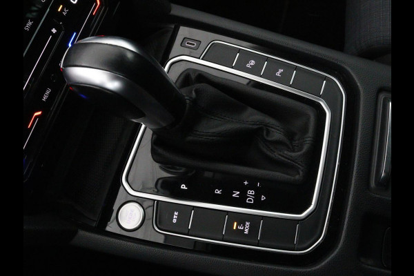 Volkswagen Passat 1.4 TSI PHEV GTE | Adaptive cruise | Trekhaak wegklapbaar | Stoelverwarming |  Navigatie | Full LED