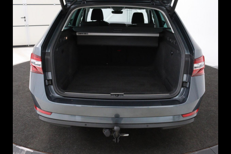 Škoda Superb 1.4 TSI Ambition | Panoramadak | Stoelverwarming | Trekhaak | Carplay | Memory | Navigatie | Climate control