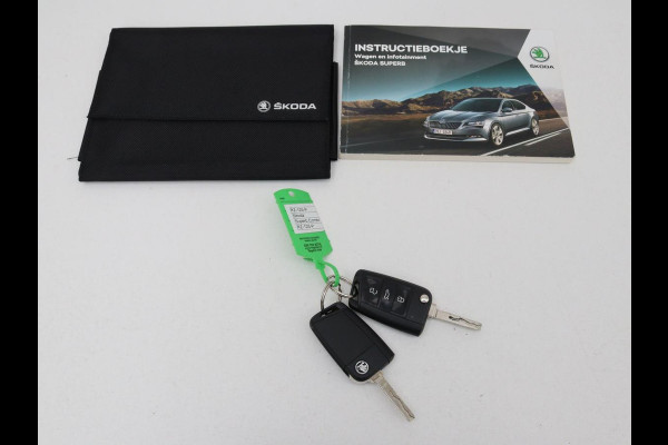 Škoda Superb 1.4 TSI Ambition | Panoramadak | Stoelverwarming | Trekhaak | Carplay | Memory | Navigatie | Climate control