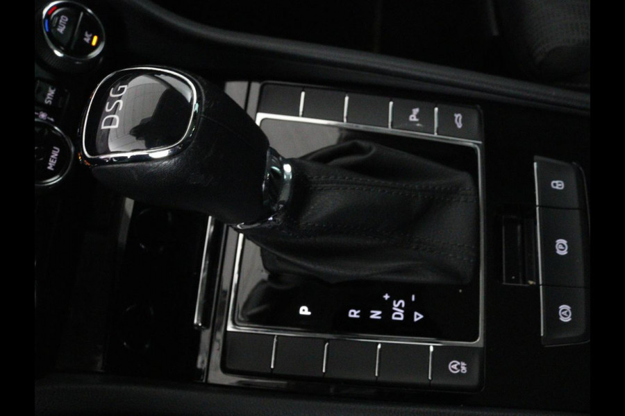 Škoda Superb 1.4 TSI Ambition | Panoramadak | Stoelverwarming | Trekhaak | Carplay | Memory | Navigatie | Climate control