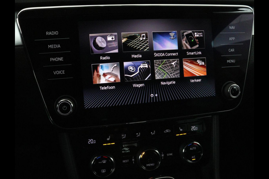 Škoda Superb 1.4 TSI Ambition | Panoramadak | Stoelverwarming | Trekhaak | Carplay | Memory | Navigatie | Climate control