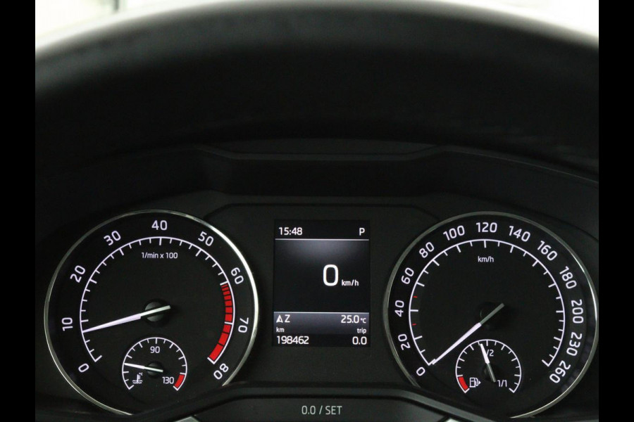 Škoda Superb 1.4 TSI Ambition | Panoramadak | Stoelverwarming | Trekhaak | Carplay | Memory | Navigatie | Climate control