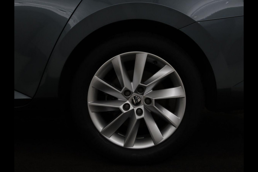 Škoda Superb 1.4 TSI Ambition | Panoramadak | Stoelverwarming | Trekhaak | Carplay | Memory | Navigatie | Climate control