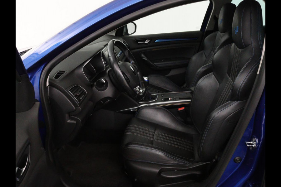 Renault MEGANE Estate 1.2 TCe GT-Line | Leder | Stoelverwarming | Camera | Cruise control | Trekhaak | LED | Navigatie | Sfeerverlichting | BOSE audio