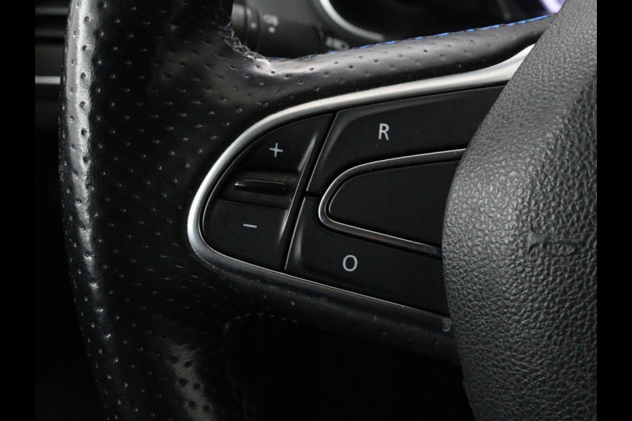 Renault MEGANE Estate 1.2 TCe GT-Line | Leder | Stoelverwarming | Camera | Cruise control | Trekhaak | LED | Navigatie | Sfeerverlichting | BOSE audio