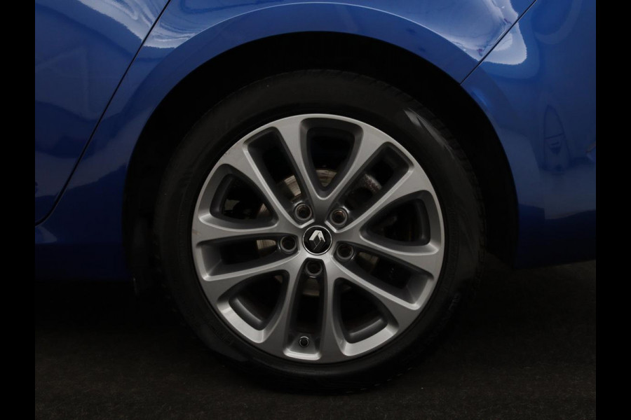 Renault MEGANE Estate 1.2 TCe GT-Line | Leder | Stoelverwarming | Camera | Cruise control | Trekhaak | LED | Navigatie | Sfeerverlichting | BOSE audio