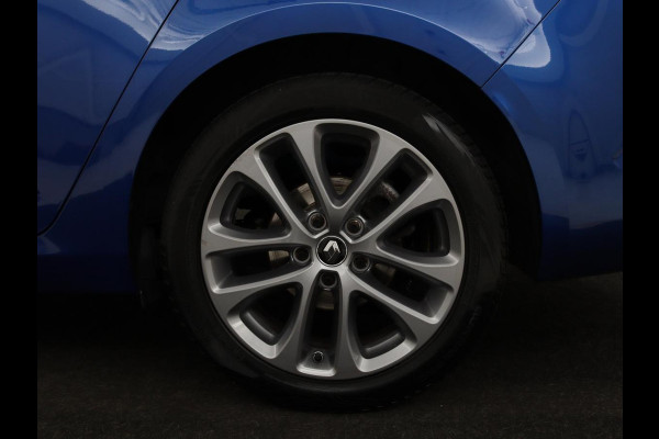 Renault MEGANE Estate 1.2 TCe GT-Line | Leder | Stoelverwarming | Camera | Cruise control | Trekhaak | LED | Navigatie | Sfeerverlichting | BOSE audio