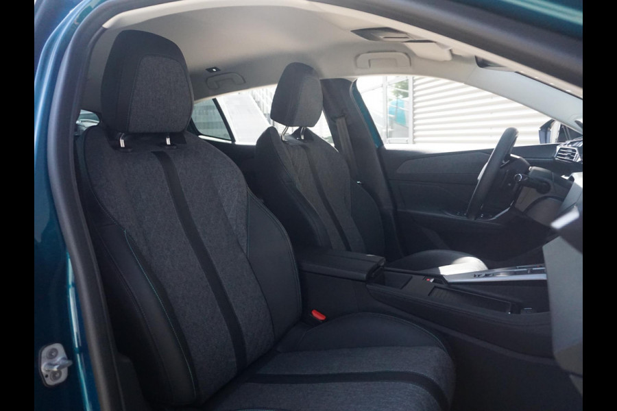 Peugeot 408 1.2 PureTech Allure Pack 130 EAT8