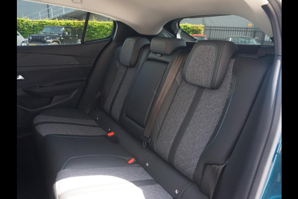 Peugeot 408 1.2 PureTech Allure Pack 130 EAT8