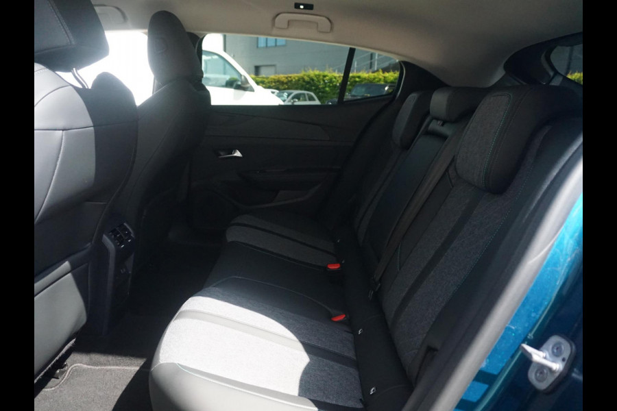 Peugeot 408 1.2 PureTech Allure Pack 130 EAT8