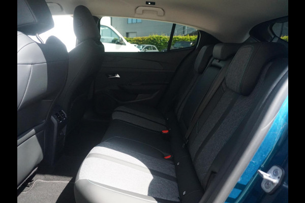 Peugeot 408 1.2 PureTech Allure Pack 130 EAT8