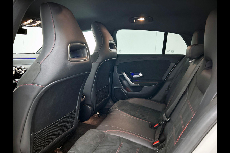 Mercedes-Benz CLA-Klasse Shooting Brake 200 AMG (NL-auto, 1e eig, Dealer OnderH, Sfeerverlichting, Navi, StoelV, Etc)