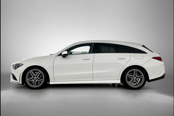 Mercedes-Benz CLA-Klasse Shooting Brake 200 AMG (NL-auto, 1e eig, Dealer OnderH, Sfeerverlichting, Navi, StoelV, Etc)