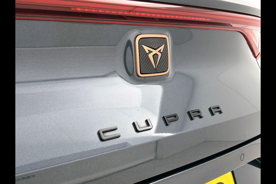 CUPRA Leon Sportstourer 1.4 e-Hybrid 245PK DSG VZ Business AD-CRUISE CAMERA VIRTUAL 19"LM LED