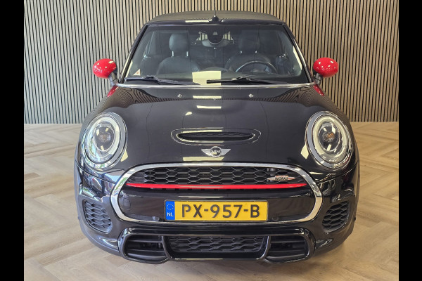 MINI Cabrio 2.0 John Cooper Works Chili JCW CABRIO AUTOMAAT NAVI ADAPT CRUISE HARMAN KARDON CAMERA PARKEERSENSOREN STOELVERW