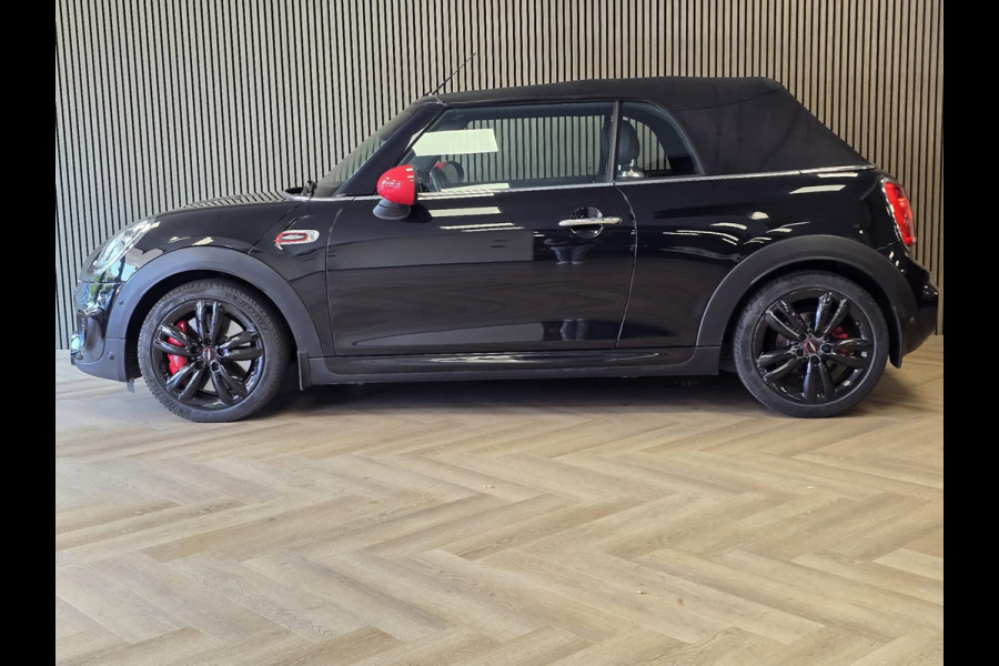 MINI Cabrio 2.0 John Cooper Works Chili JCW CABRIO AUTOMAAT NAVI ADAPT CRUISE HARMAN KARDON CAMERA PARKEERSENSOREN STOELVERW