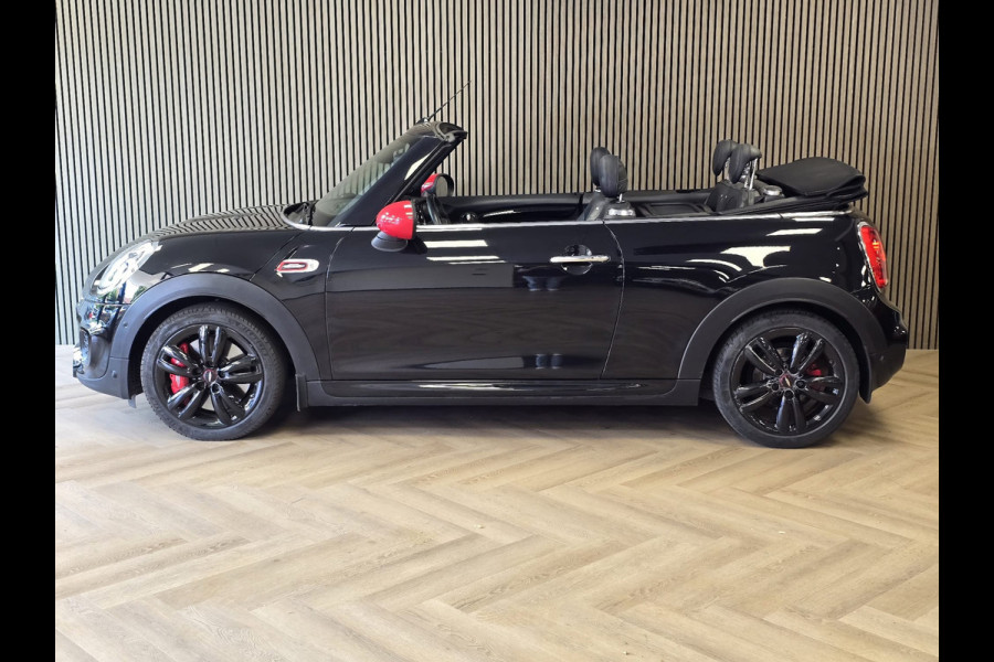 MINI Cabrio 2.0 John Cooper Works Chili JCW CABRIO AUTOMAAT NAVI ADAPT CRUISE HARMAN KARDON CAMERA PARKEERSENSOREN STOELVERW