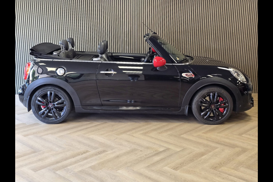 MINI Cabrio 2.0 John Cooper Works Chili JCW CABRIO AUTOMAAT NAVI ADAPT CRUISE HARMAN KARDON CAMERA PARKEERSENSOREN STOELVERW