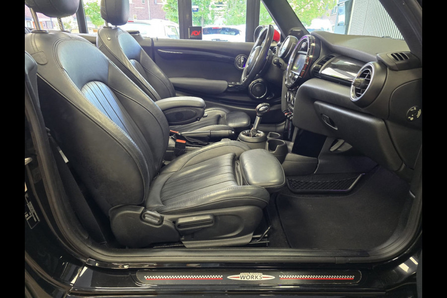 MINI Cabrio 2.0 John Cooper Works Chili JCW CABRIO AUTOMAAT NAVI ADAPT CRUISE HARMAN KARDON CAMERA PARKEERSENSOREN STOELVERW