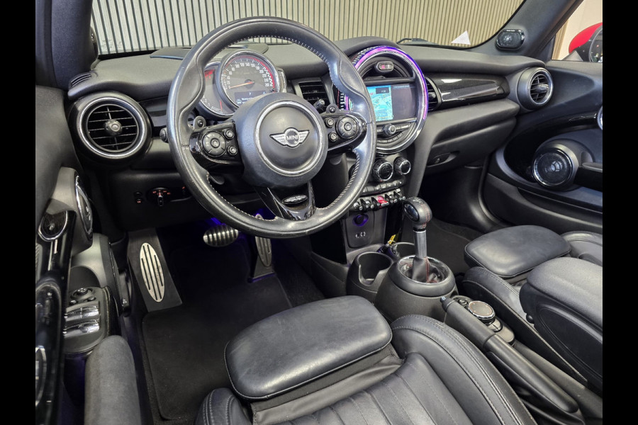 MINI Cabrio 2.0 John Cooper Works Chili JCW CABRIO AUTOMAAT NAVI ADAPT CRUISE HARMAN KARDON CAMERA PARKEERSENSOREN STOELVERW