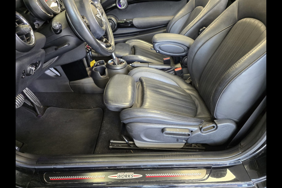 MINI Cabrio 2.0 John Cooper Works Chili JCW CABRIO AUTOMAAT NAVI ADAPT CRUISE HARMAN KARDON CAMERA PARKEERSENSOREN STOELVERW
