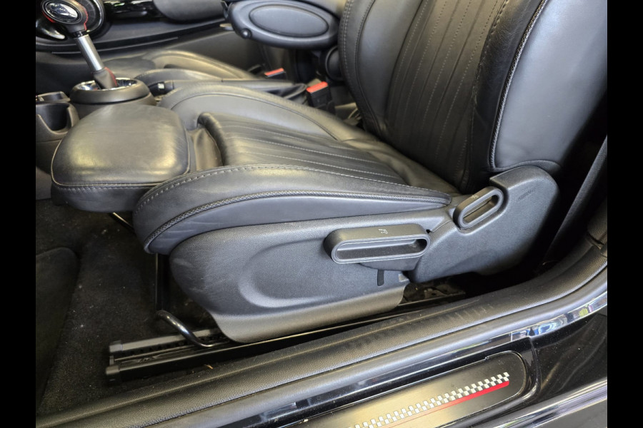 MINI Cabrio 2.0 John Cooper Works Chili JCW CABRIO AUTOMAAT NAVI ADAPT CRUISE HARMAN KARDON CAMERA PARKEERSENSOREN STOELVERW