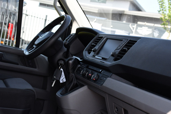 Volkswagen Crafter 35 2.0 TDI L5H3 DC Highline Adaptieve Cruise, Camera, Carplay, 177PK, Automaat, Multimedia, LED, Uniek!