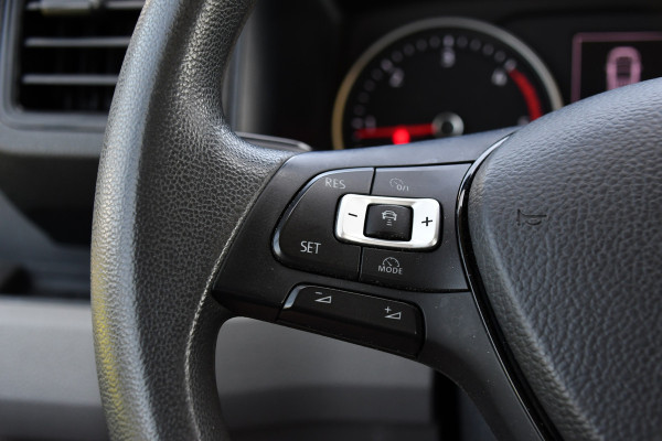 Volkswagen Crafter 35 2.0 TDI L5H3 DC Highline Adaptieve Cruise, Camera, Carplay, 177PK, Automaat, Multimedia, LED, Uniek!