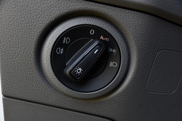 Volkswagen Crafter 35 2.0 TDI L5H3 DC Highline Adaptieve Cruise, Camera, Carplay, 177PK, Automaat, Multimedia, LED, Uniek!