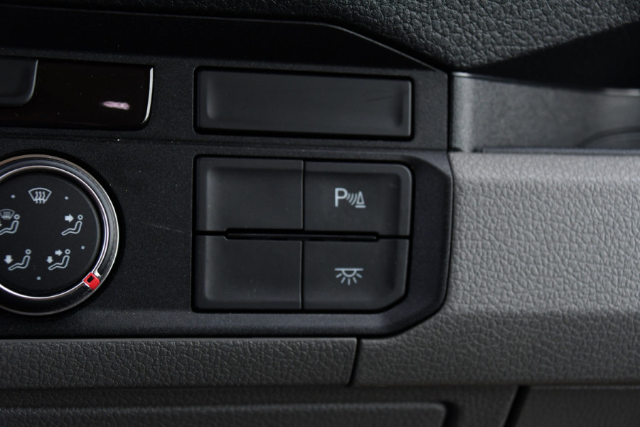 Volkswagen Crafter 35 2.0 TDI L5H3 DC Highline Adaptieve Cruise, Camera, Carplay, 177PK, Automaat, Multimedia, LED, Uniek!
