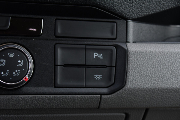 Volkswagen Crafter 35 2.0 TDI L5H3 DC Highline Adaptieve Cruise, Camera, Carplay, 177PK, Automaat, Multimedia, LED, Uniek!