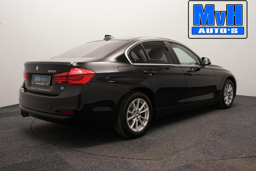 BMW 3-serie 320i Centennial High Executive|LEER|LED|ORG.NL