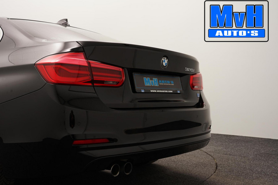 BMW 3-serie 320i Centennial High Executive|LEER|LED|ORG.NL
