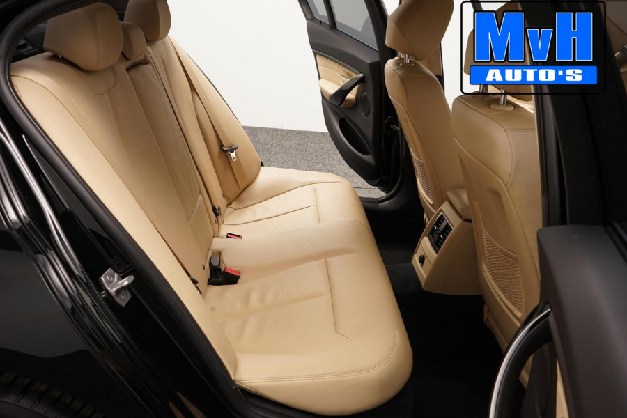 BMW 3-serie 320i Centennial High Executive|LEER|LED|ORG.NL