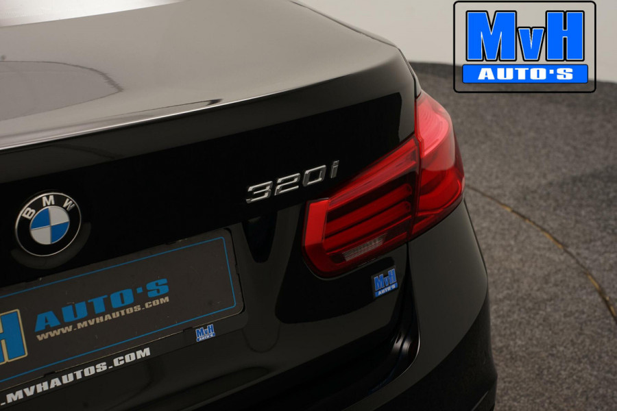 BMW 3-serie 320i Centennial High Executive|LEER|LED|ORG.NL