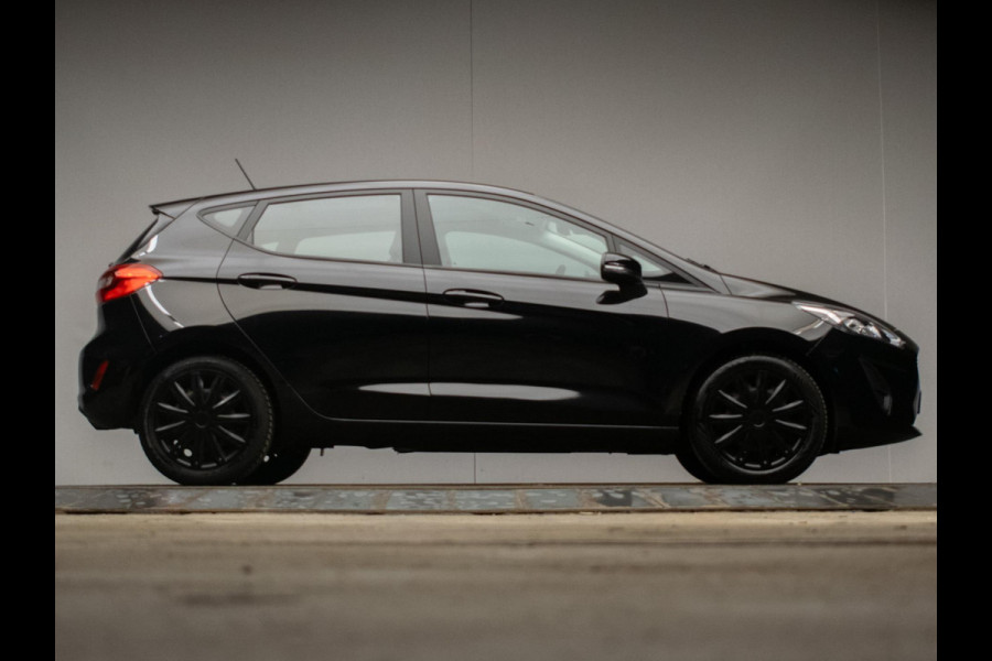 Ford Fiesta 1.1 Sport (APPLE CARPLAY,NAVI,LED,PDC,LANE ASSIST,DAB,BLUETOOTH,SPORTSTOELEN,LM VELGEN,NIEUWE APK,NETTE STAAT)