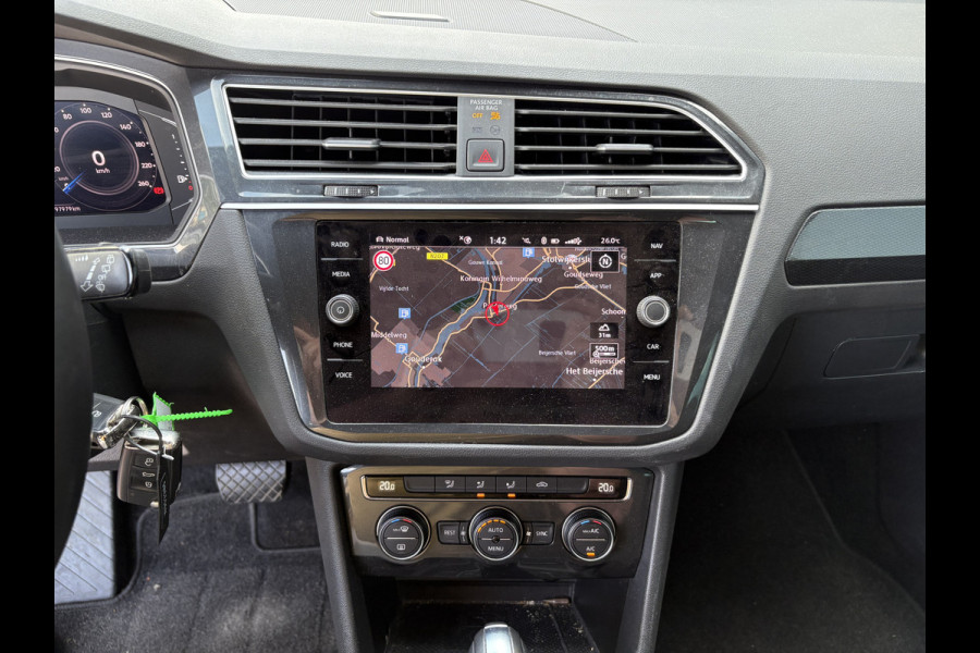 Volkswagen Tiguan 1.5 TSi 150pk DSG Highline Business R-Line CAMERA/VIRTUAL/20INCH/ORYX WHITE PEARL