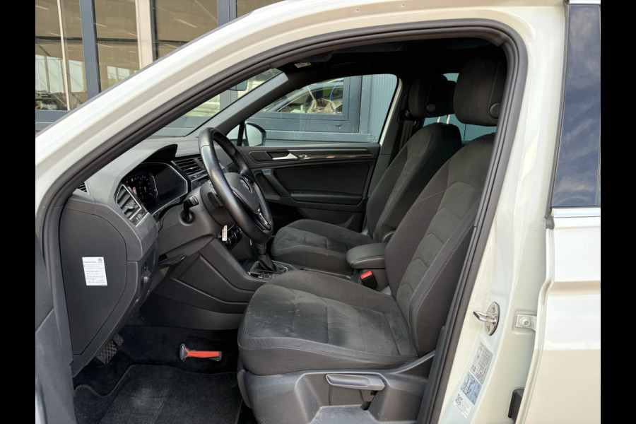 Volkswagen Tiguan 1.5 TSi 150pk DSG Highline Business R-Line CAMERA/VIRTUAL/20INCH/ORYX WHITE PEARL