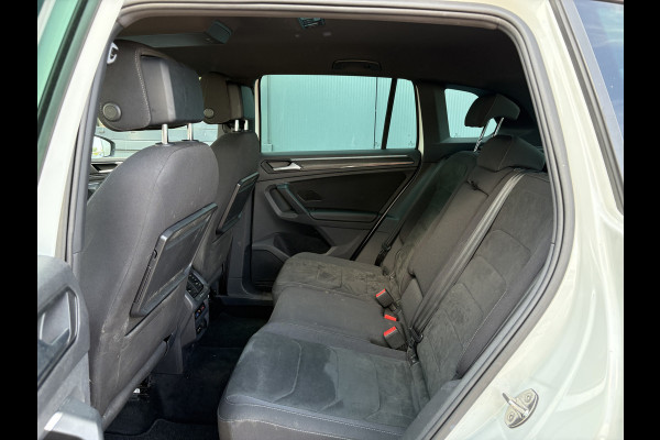Volkswagen Tiguan 1.5 TSi 150pk DSG Highline Business R-Line CAMERA/VIRTUAL/20INCH/ORYX WHITE PEARL