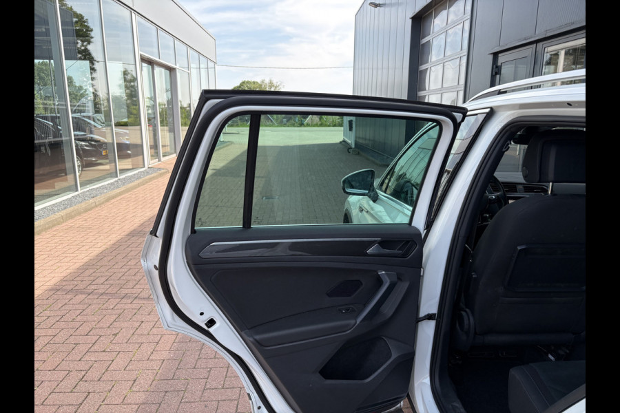 Volkswagen Tiguan 1.5 TSi 150pk DSG Highline Business R-Line CAMERA/VIRTUAL/20INCH/ORYX WHITE PEARL