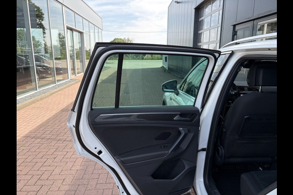 Volkswagen Tiguan 1.5 TSi 150pk DSG Highline Business R-Line CAMERA/VIRTUAL/20INCH/ORYX WHITE PEARL