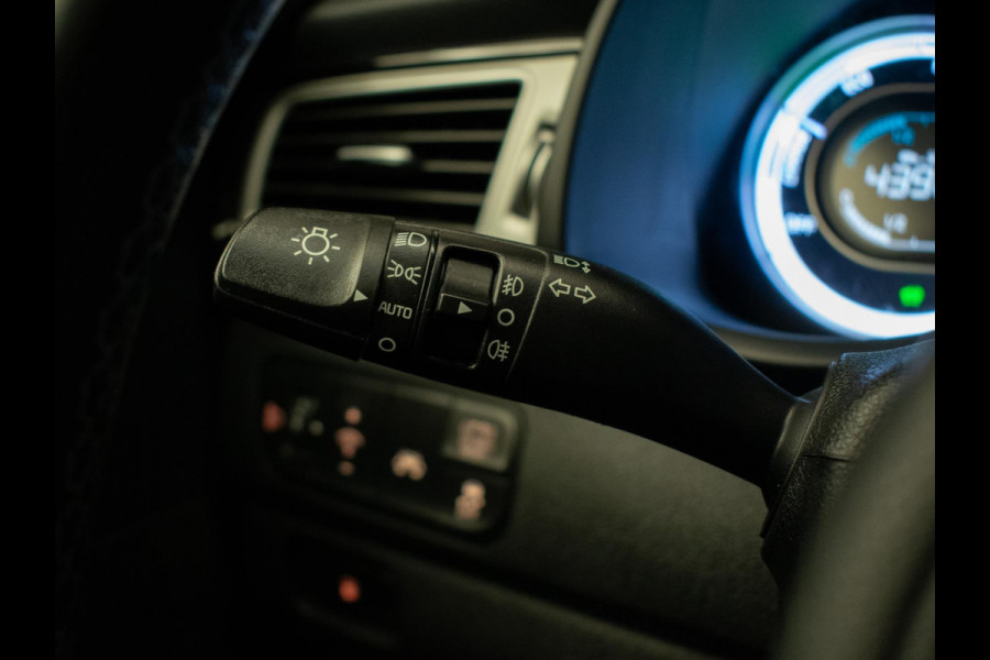 Kia Niro 1.6 GDi Hybrid DynamicLine Sport (APPLE CARPLAY,NAVI,CAMERA,LED,CRUISE,CLIMATE,SPORTSTOELEN,NETTE STAAT)