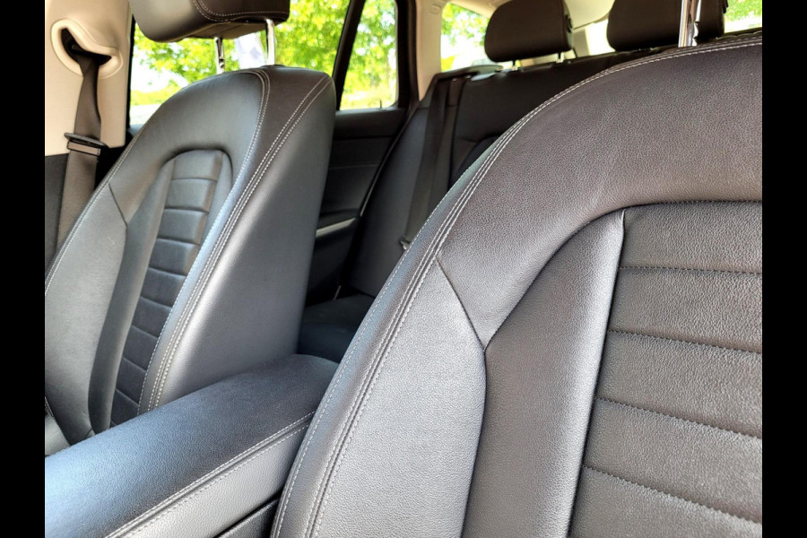 BMW 3 Serie Touring 320e Radar, Adaptive Cruise, Carplay, HIFI, DAB, El, trekhaak (BMW Dealer onderhouden)