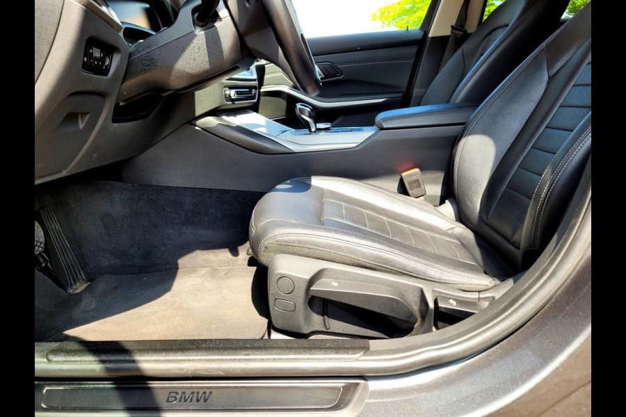 BMW 3 Serie Touring 320e Radar, Adaptive Cruise, Carplay, HIFI, DAB, El, trekhaak (BMW Dealer onderhouden)