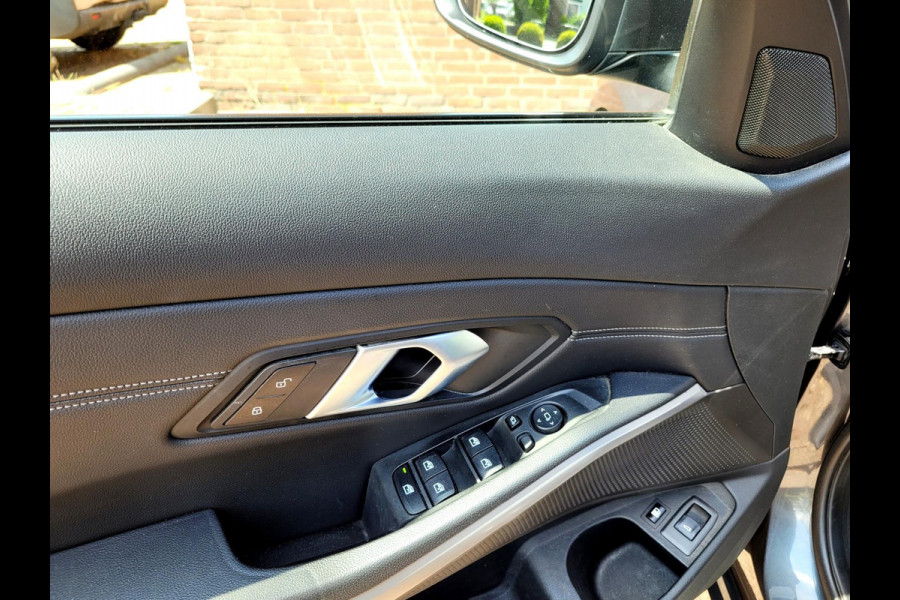 BMW 3 Serie Touring 320e Radar, Adaptive Cruise, Carplay, HIFI, DAB, El, trekhaak (BMW Dealer onderhouden)